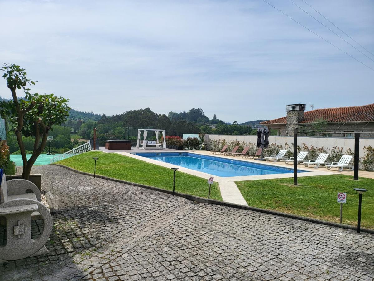 Villa Moura - Pool & Jacuzzi Повуа-ди-Ланьозу Экстерьер фото